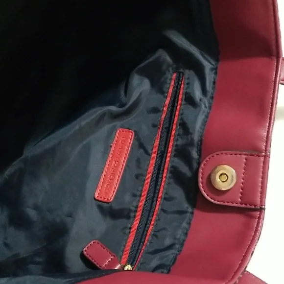 Tommy Hilfiger Tote - Picture 6 of 9